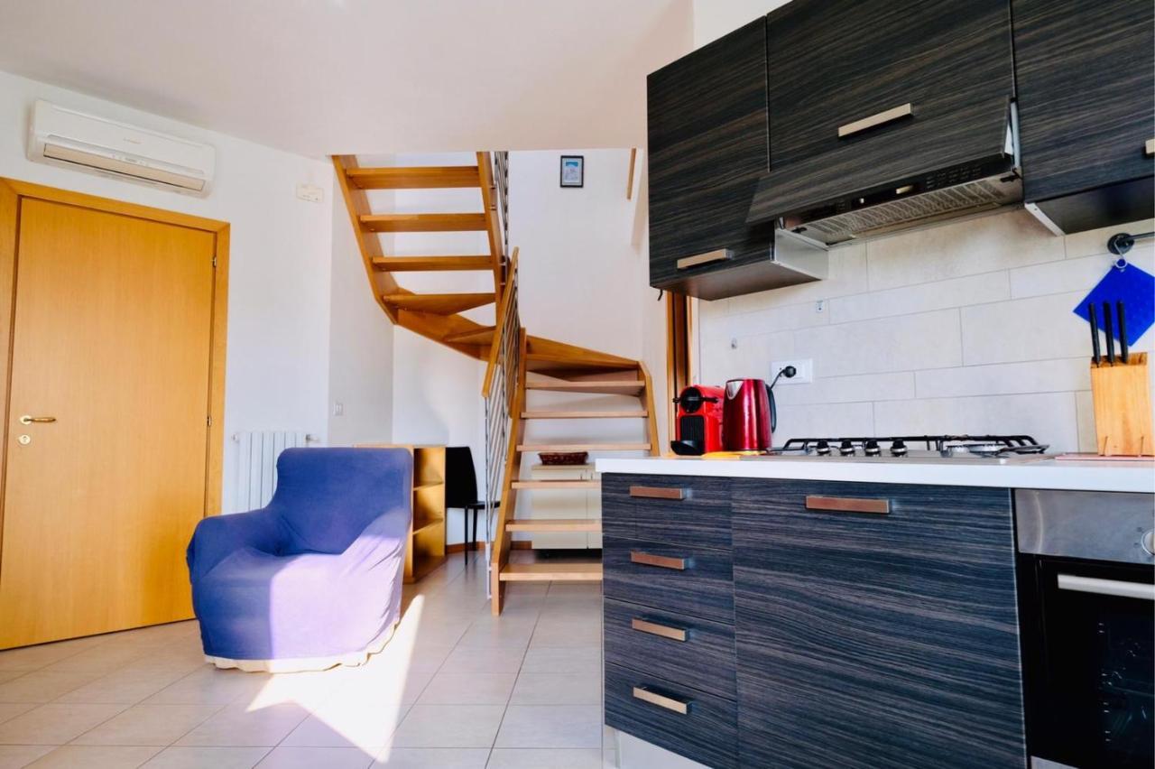 Appartamento In Villa Daniela Con Piscina Privata Carraro Immobiliare Jesolo - Family Apartments Eksteriør billede